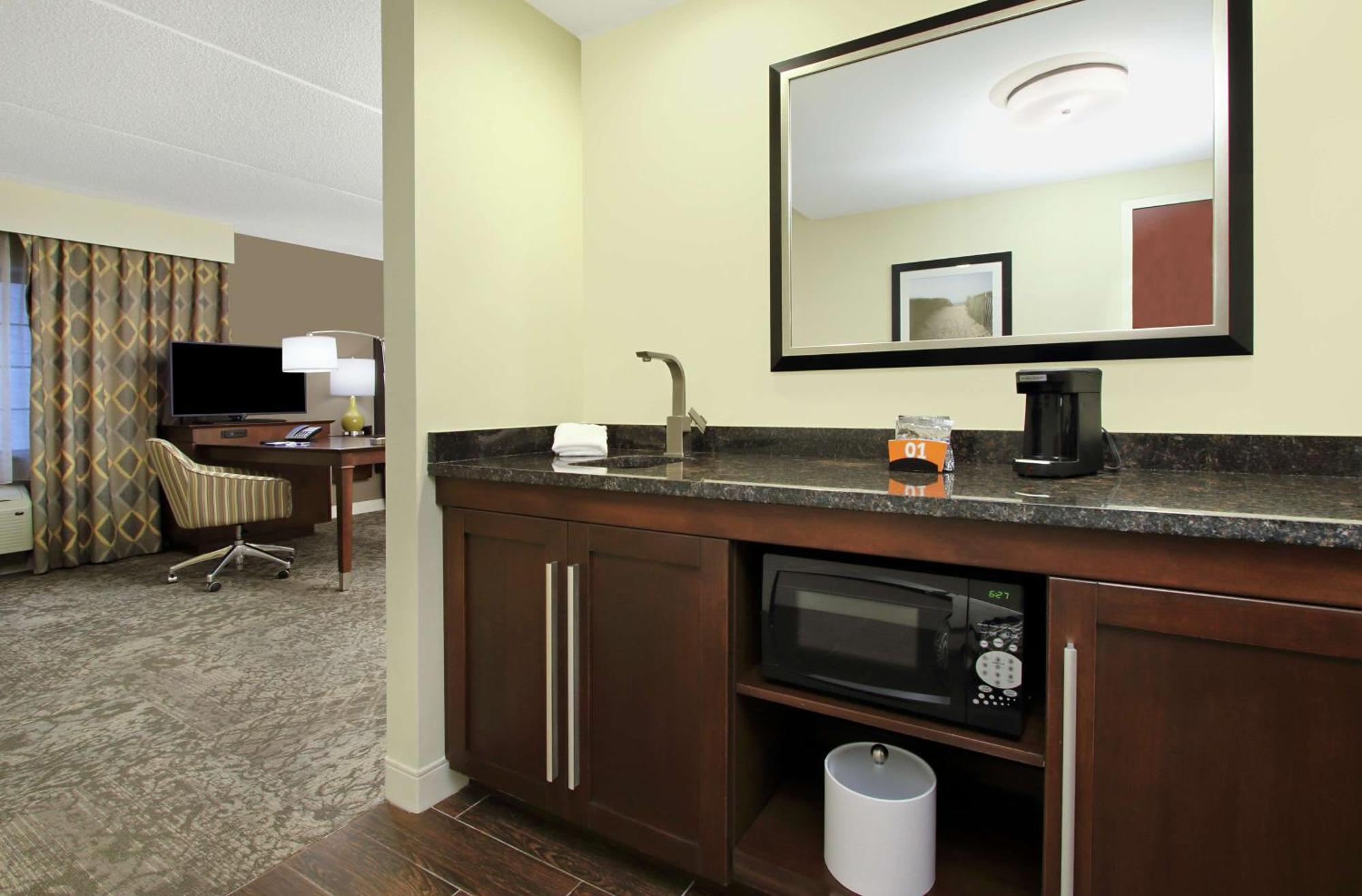 Hampton Inn & Suites By Hilton - Роквилл-Сентр Экстерьер фото