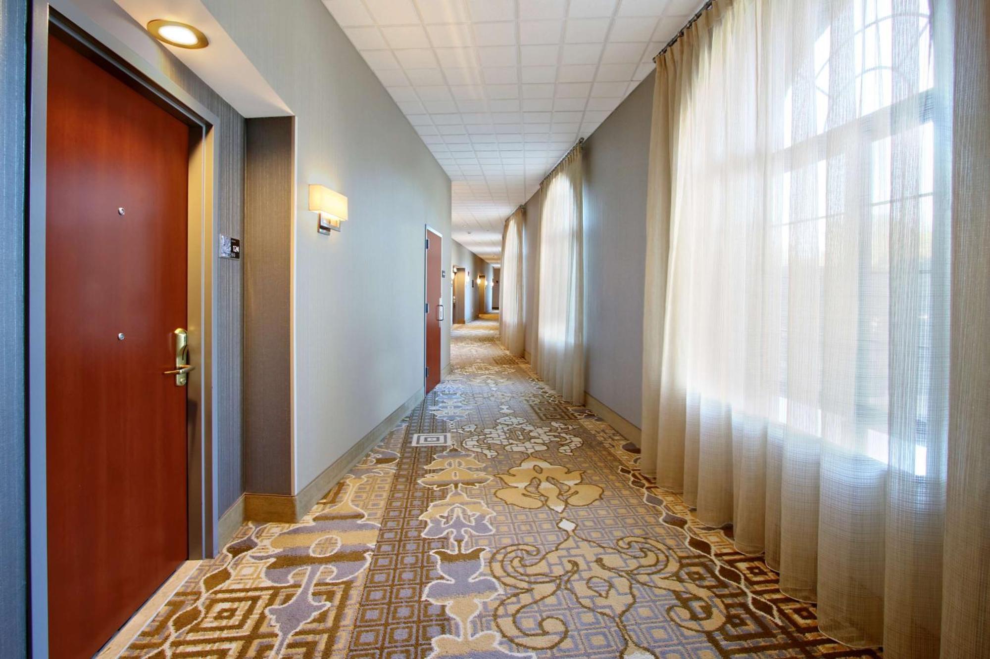 Hampton Inn & Suites By Hilton - Роквилл-Сентр Экстерьер фото